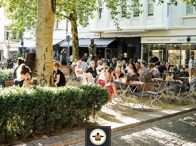 Terrasse des Nichtschwimmer Restaurants in Bielefeld Center