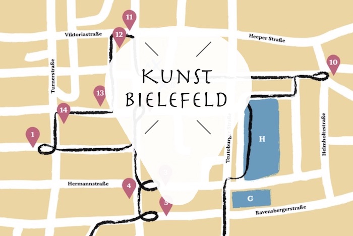 Abendspaziergang mit Open Air Kunst Ausstellung Bielefeld