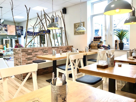 Cems Food & Drinks am Siegfriedplatz Vegan essen in Bielefeld