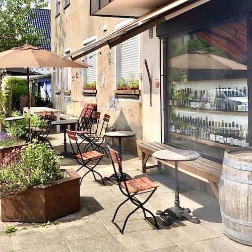 KLEINE TERRASSE VON HEINRICH SEIN ENKEL