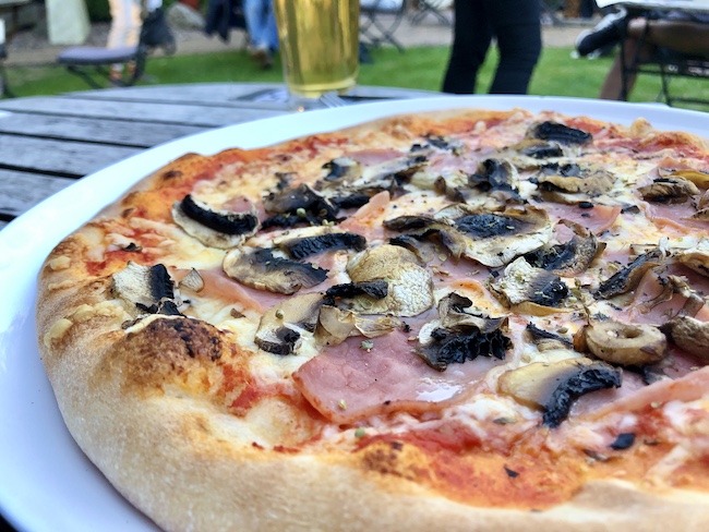 Pizza in der Neuen Schmiede