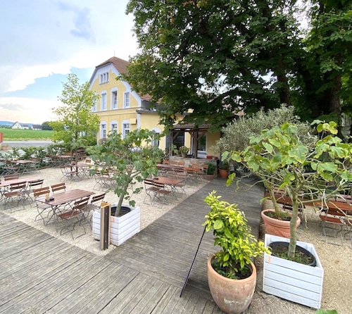Terrasse mit schöner Aussicht im Runkelkrug Bielefeld