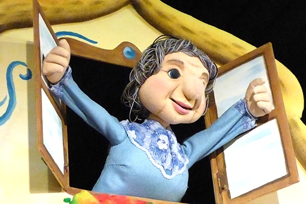 Frau Holle Puppen Theater im Skala
