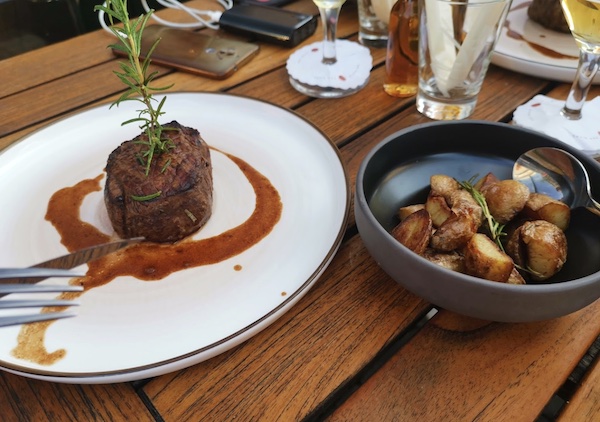 Rindfleisch der Besten-klasse in der Kocherei ©mogi