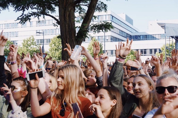 Direkt auf dem Uni/FH Gelände Bielefeld