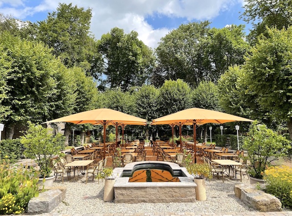 DIE GROSSE TERRASSE DES HEY.FRATELLI