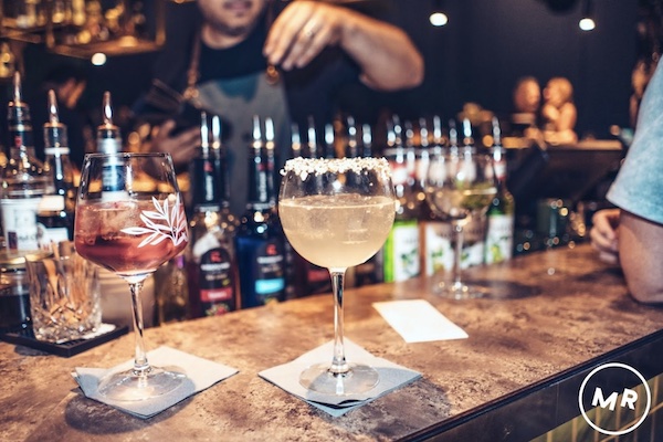 Cocktails die sich sehen lassen können im Liv